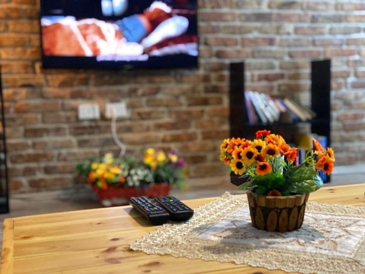 Ultra Apartments 'New Baazar' Тирана Екстер'єр фото